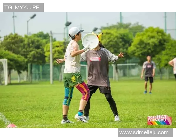 武汉飞盘队与北京飞盘队赛后复盘团队协作的精彩瞬间与经验分享